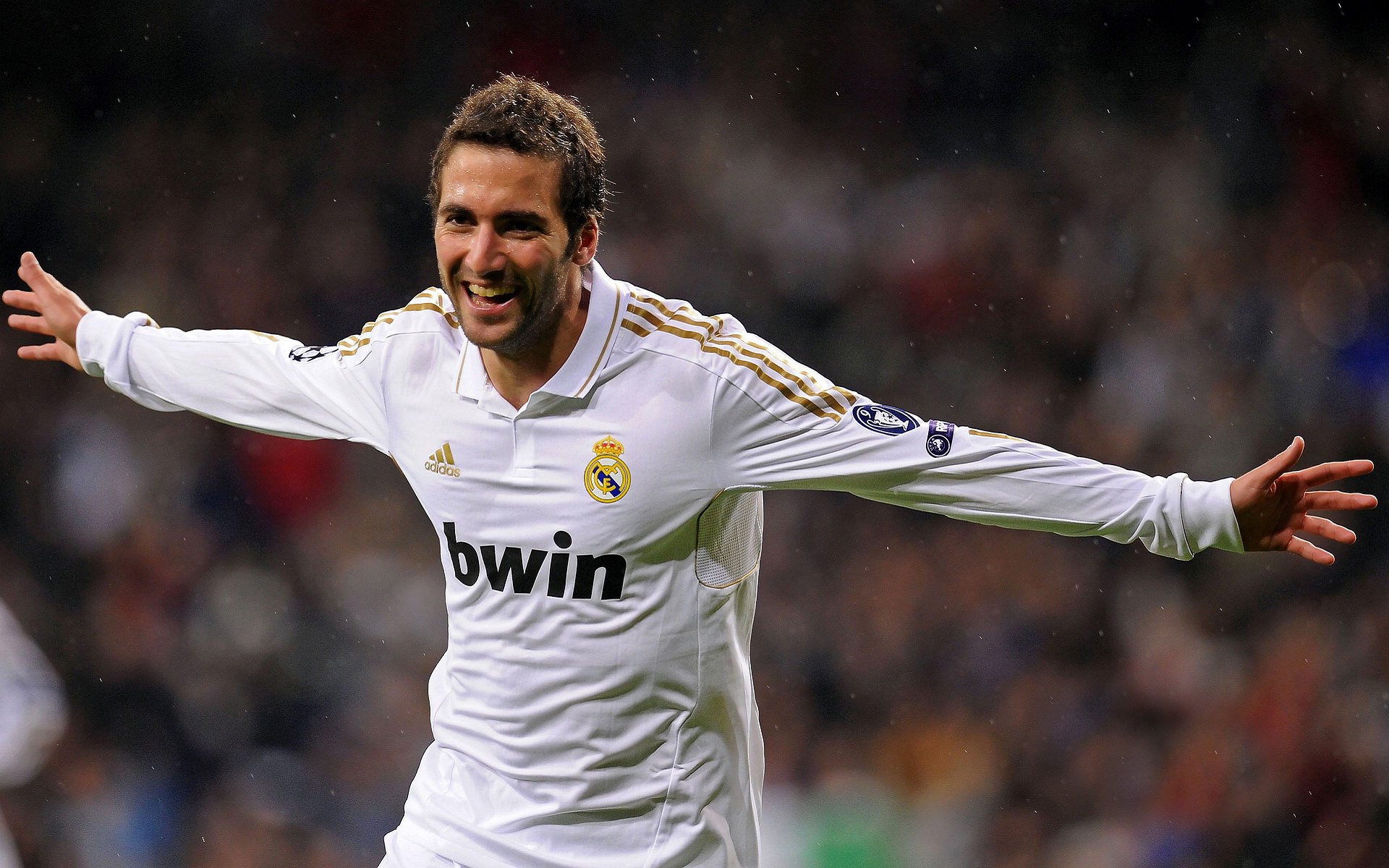 体育教育新突破，校园课程改革助力青少年全面发展